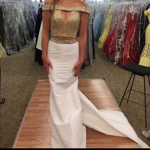 prom / pageant dress